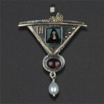 Image of Pendant 1, Sterling silver , golf filled wire, freshwater pearl